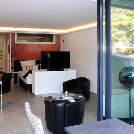Prora Solitaire & بينز